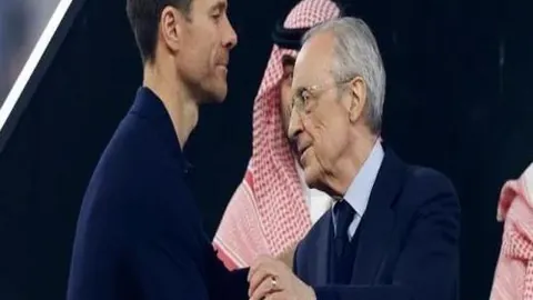 字母哥大三双，雄鹿力克步行者；火箭横扫开拓者晋级